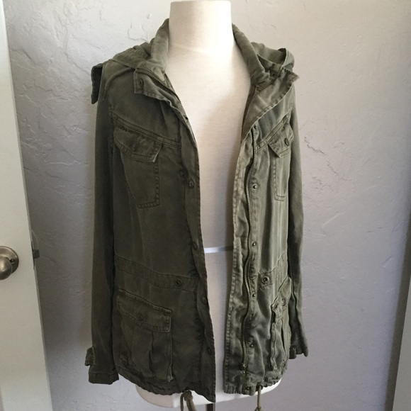 GORGEOUS! Max Jeans Tencel cargo jacket in olive - Picture 7 of 8